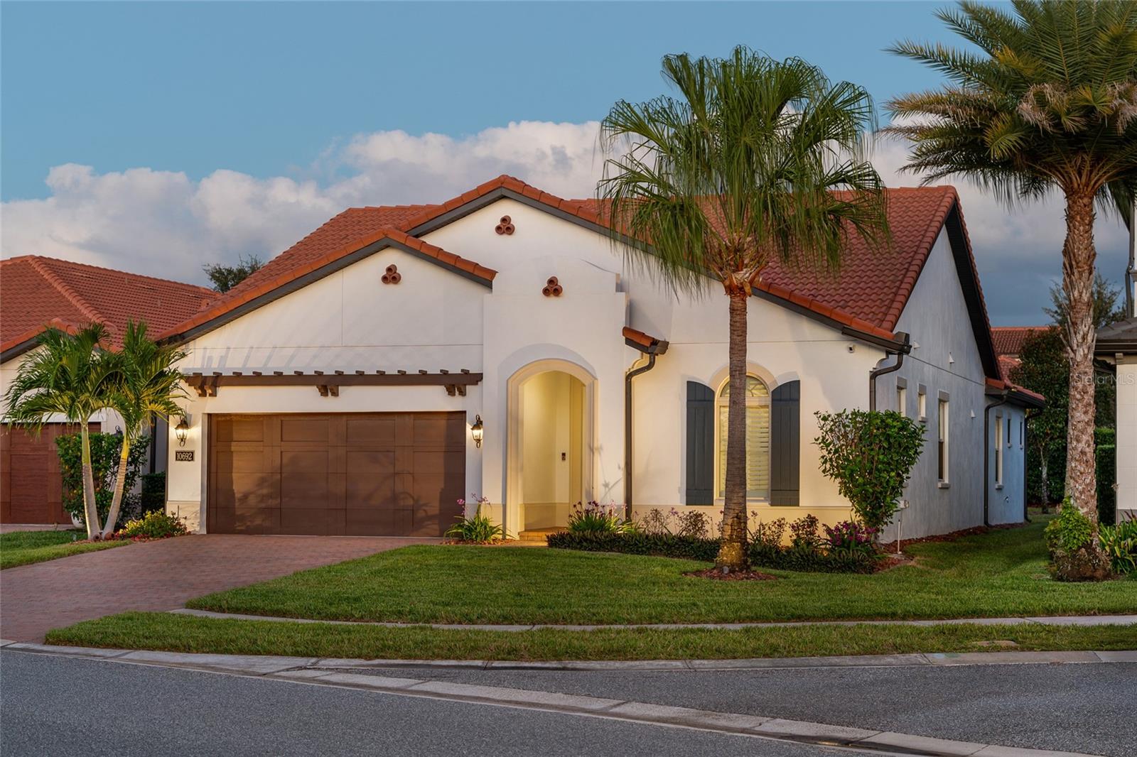 10692 ROYAL CYPRESS WAY