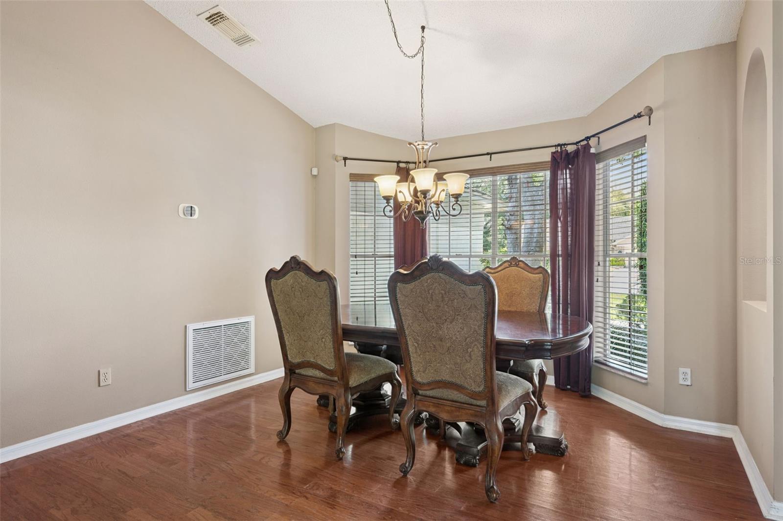 PEMBROOKE - Residential