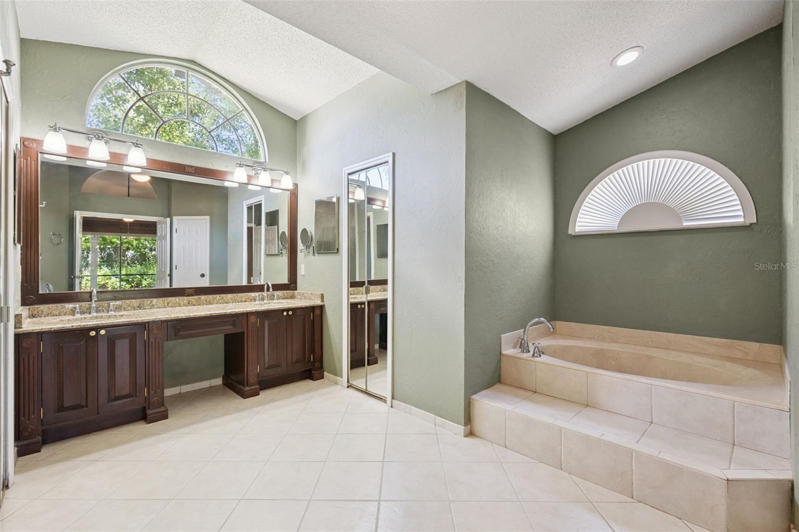 PEMBROOKE - Residential