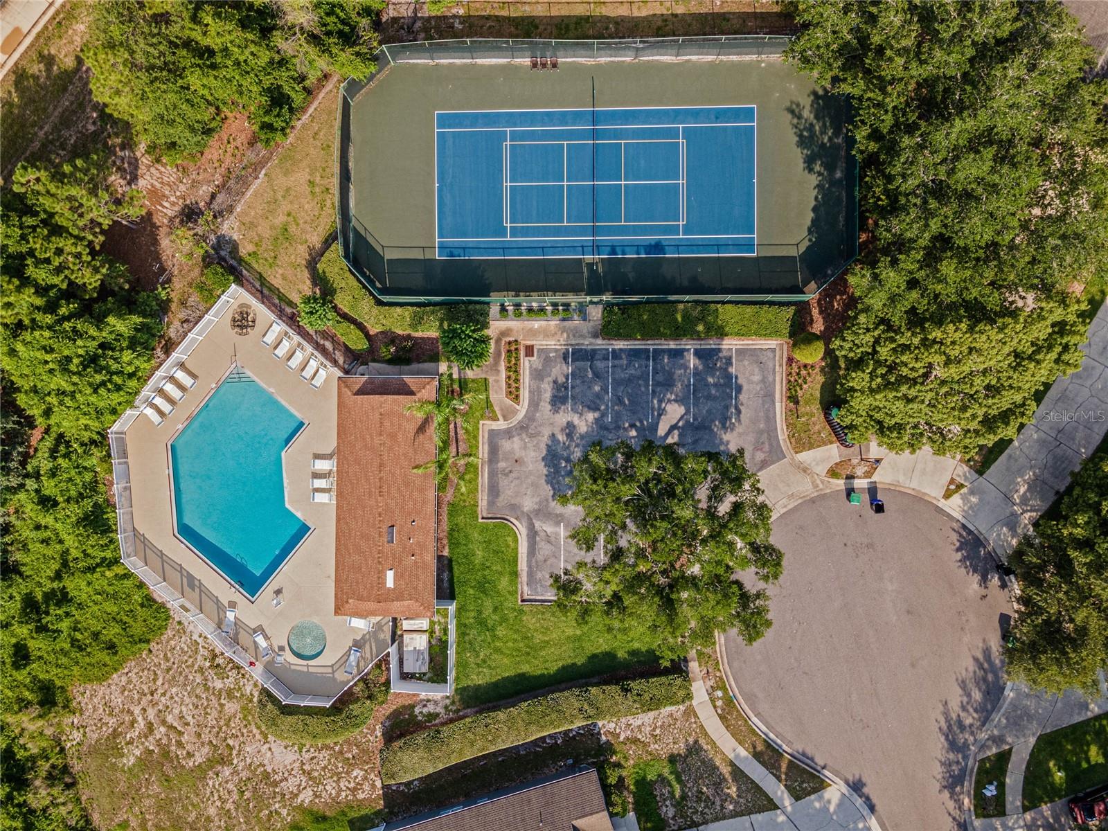 PEMBROOKE - Residential