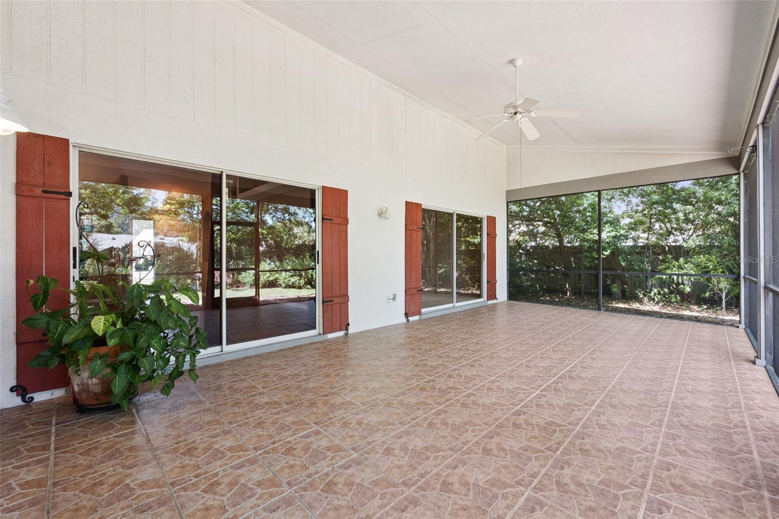 PEMBROOKE - Residential