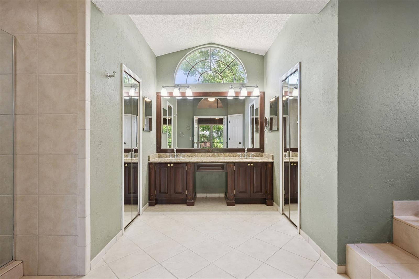 PEMBROOKE - Residential