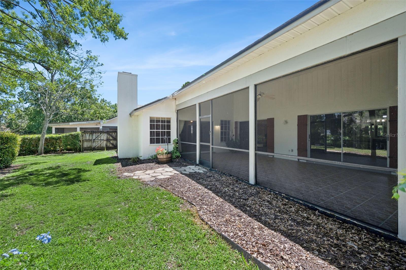 PEMBROOKE - Residential