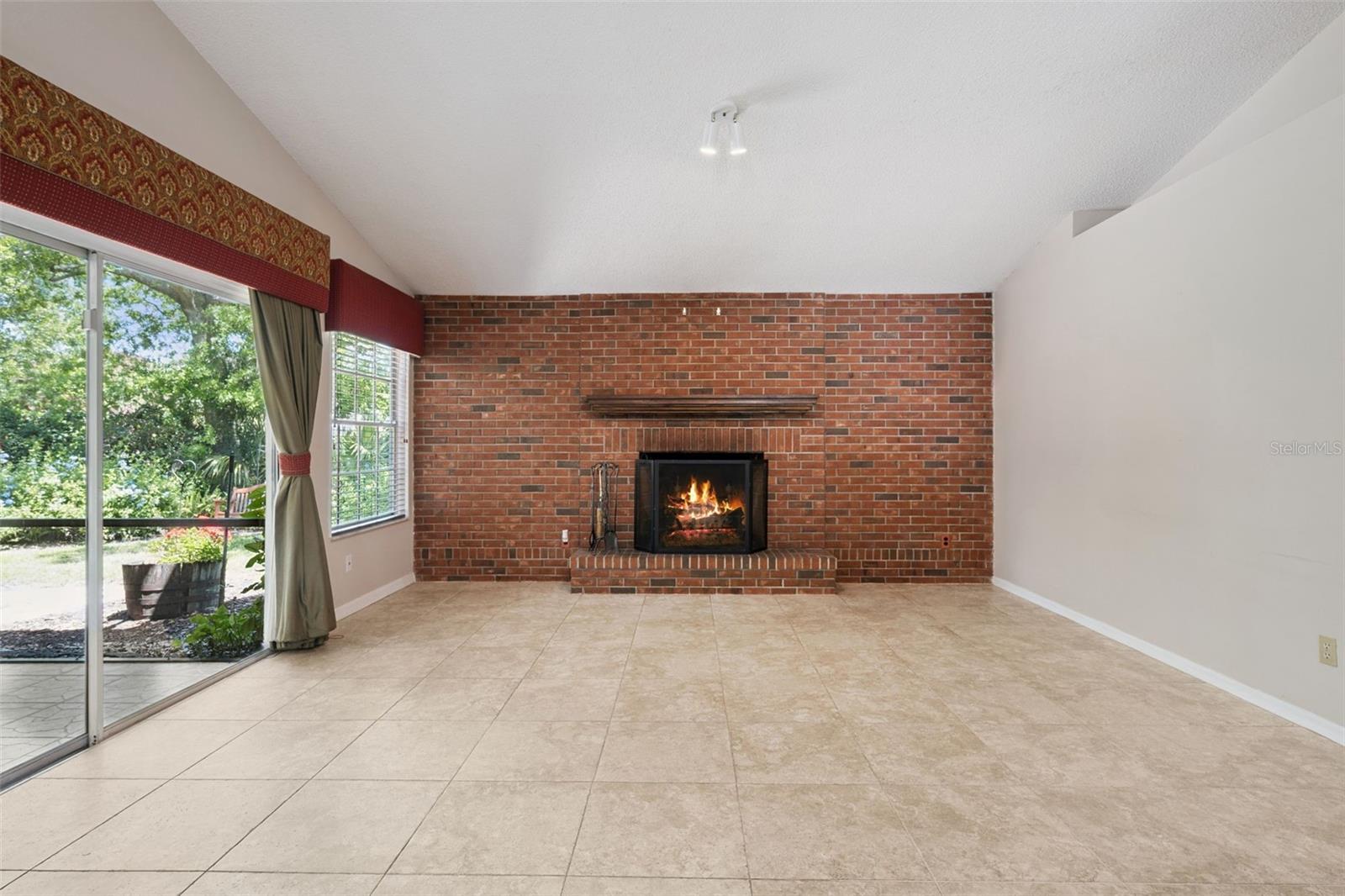 PEMBROOKE - Residential