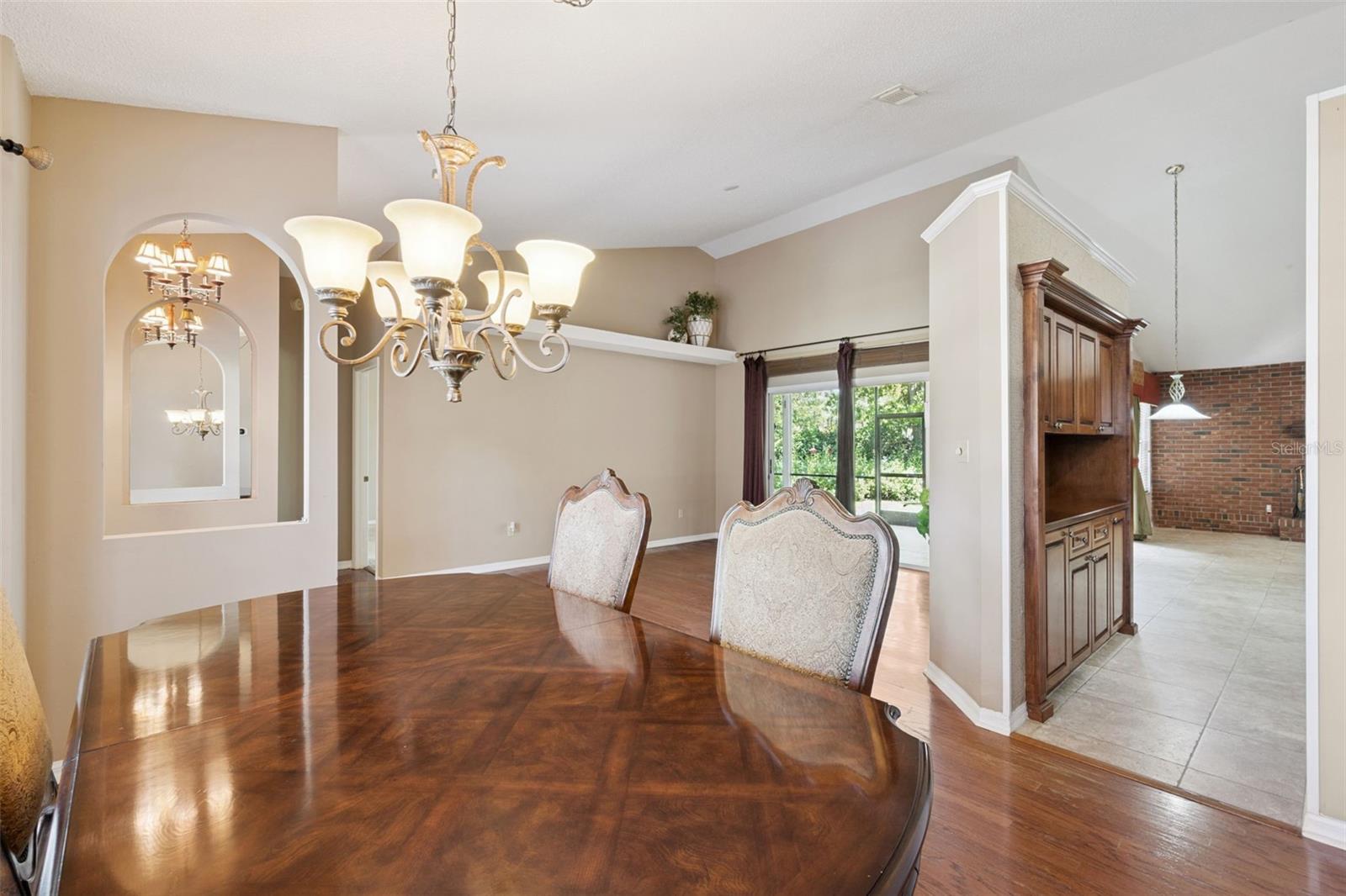 PEMBROOKE - Residential