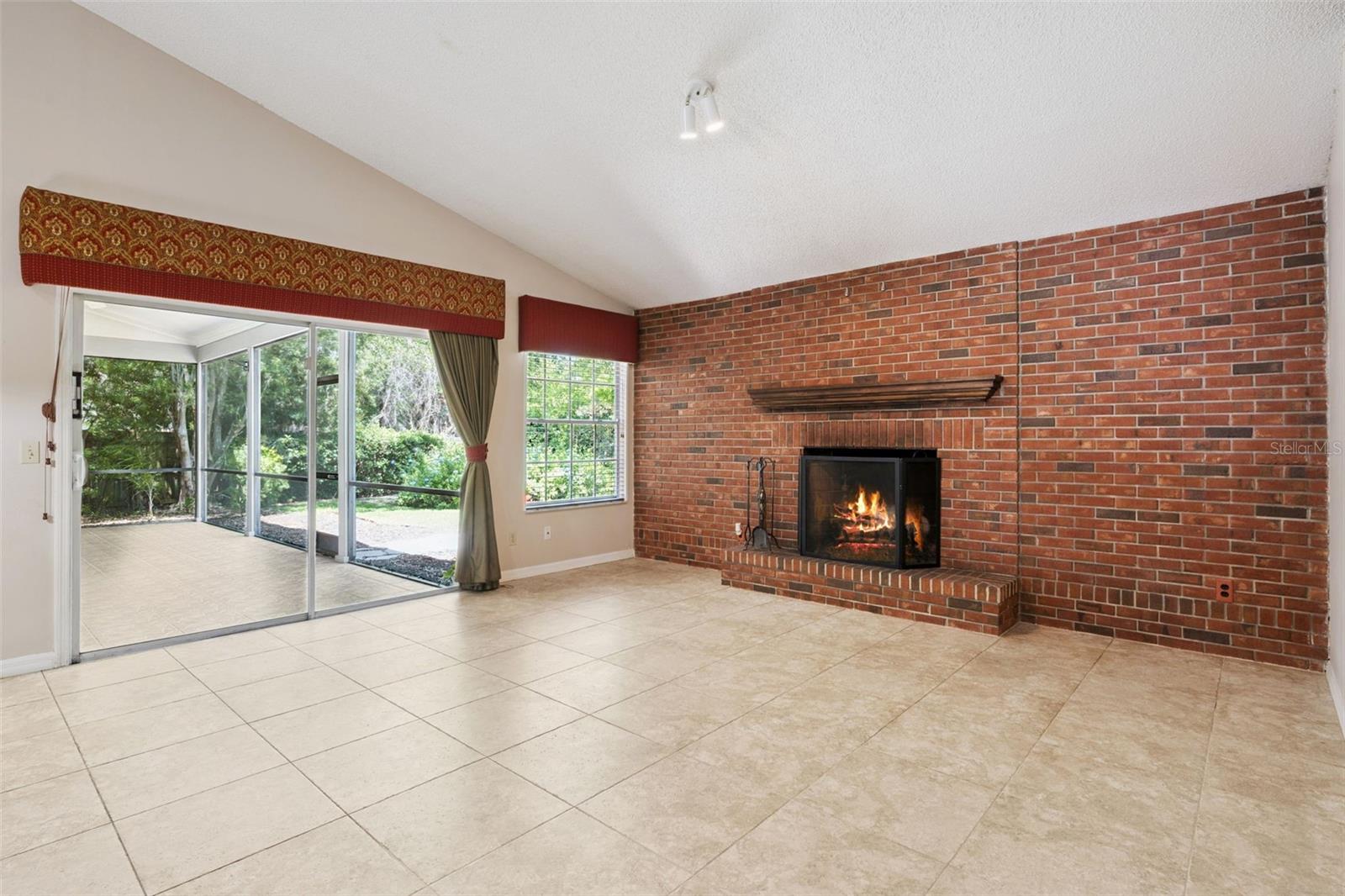 PEMBROOKE - Residential