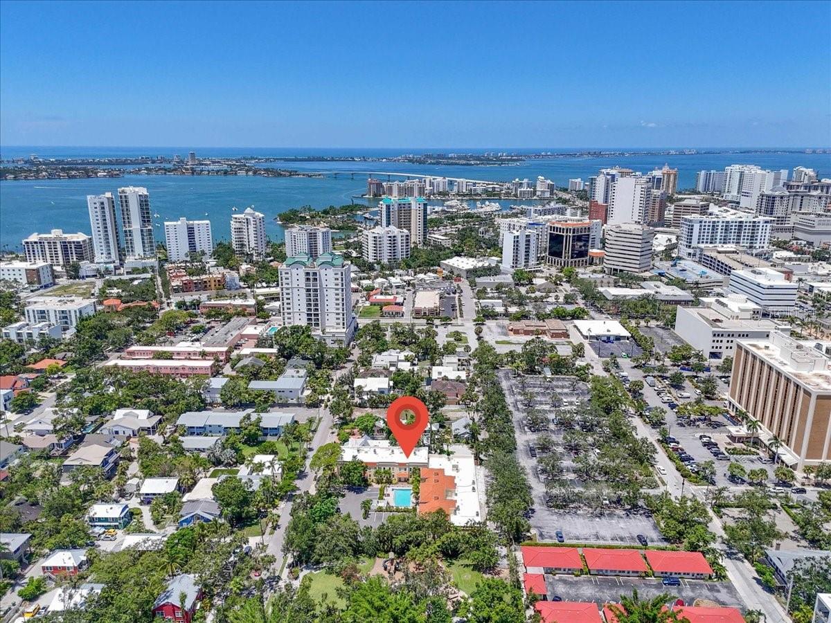 THE VILLAS ON LAUREL - Residential