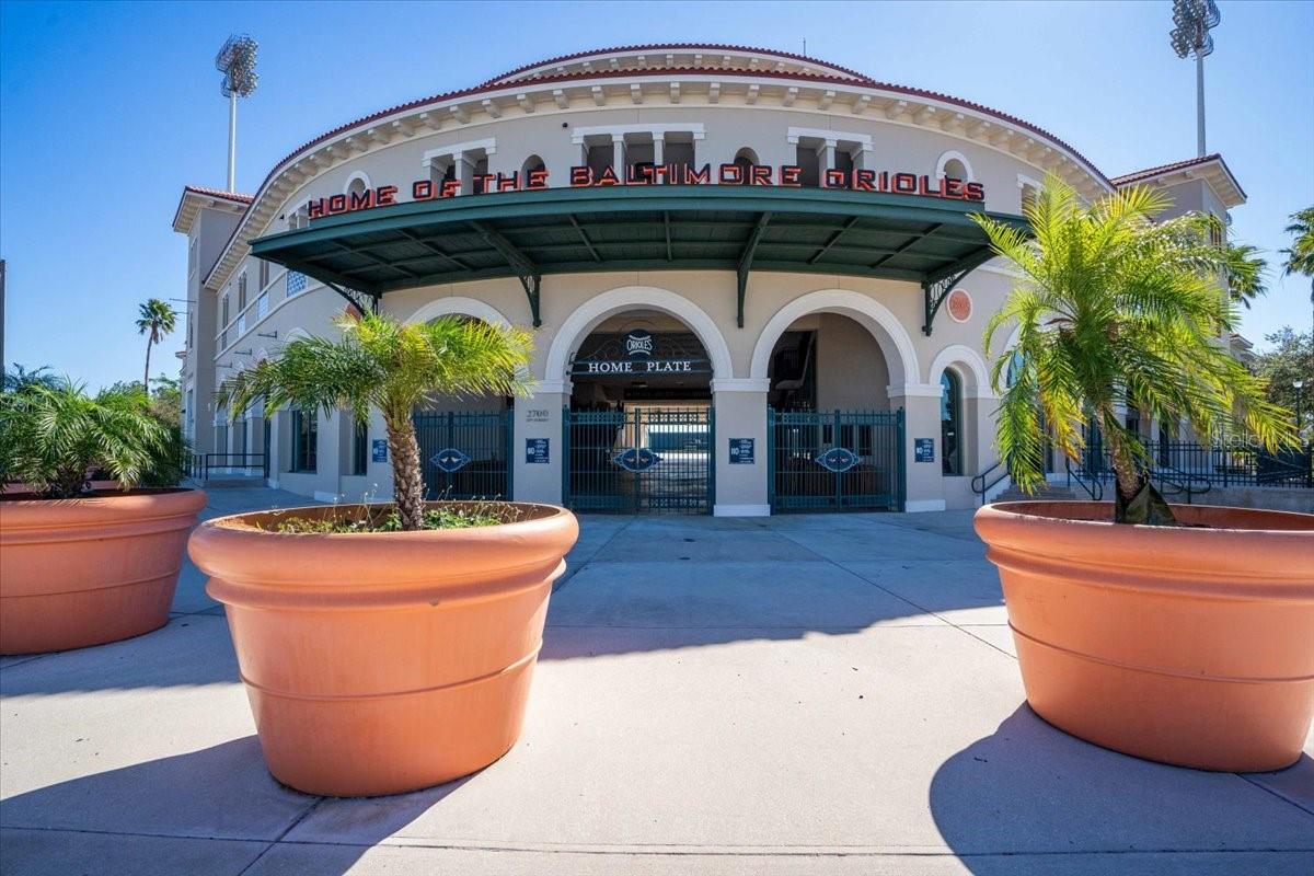 THE VILLAS ON LAUREL - Residential