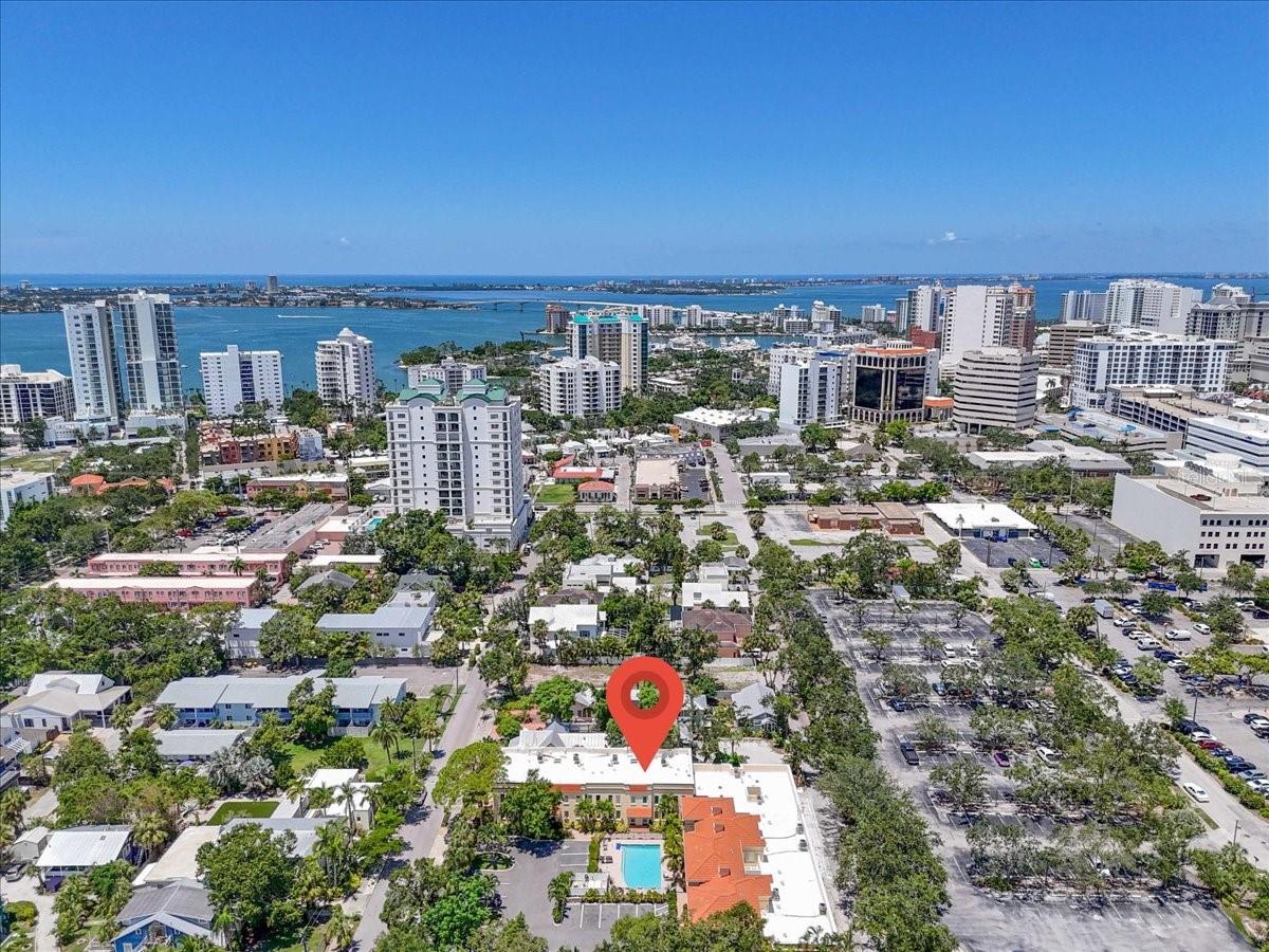 THE VILLAS ON LAUREL - Residential