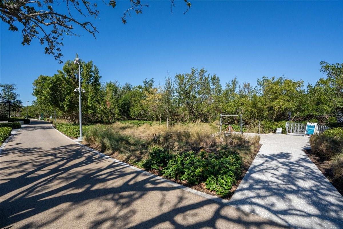 THE VILLAS ON LAUREL - Residential