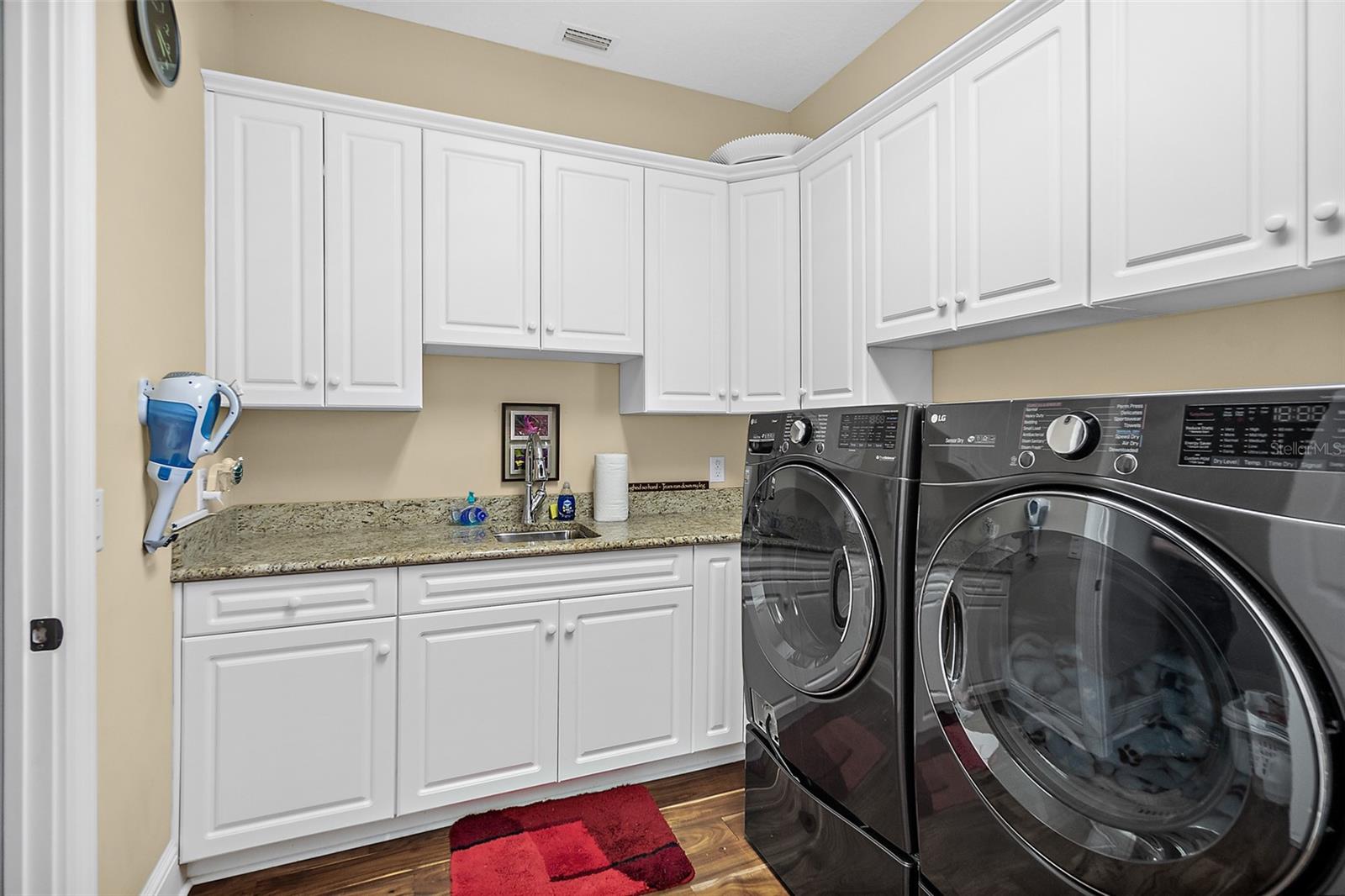 ISLAND ESTATES SUB - Residential