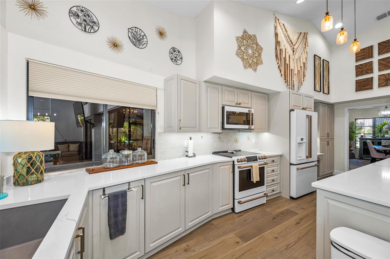 BELLE MEADE - Residential