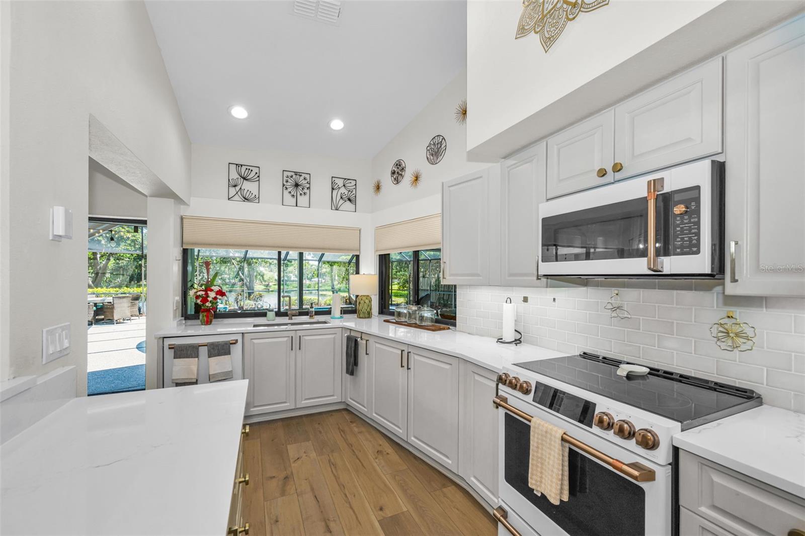 BELLE MEADE - Residential