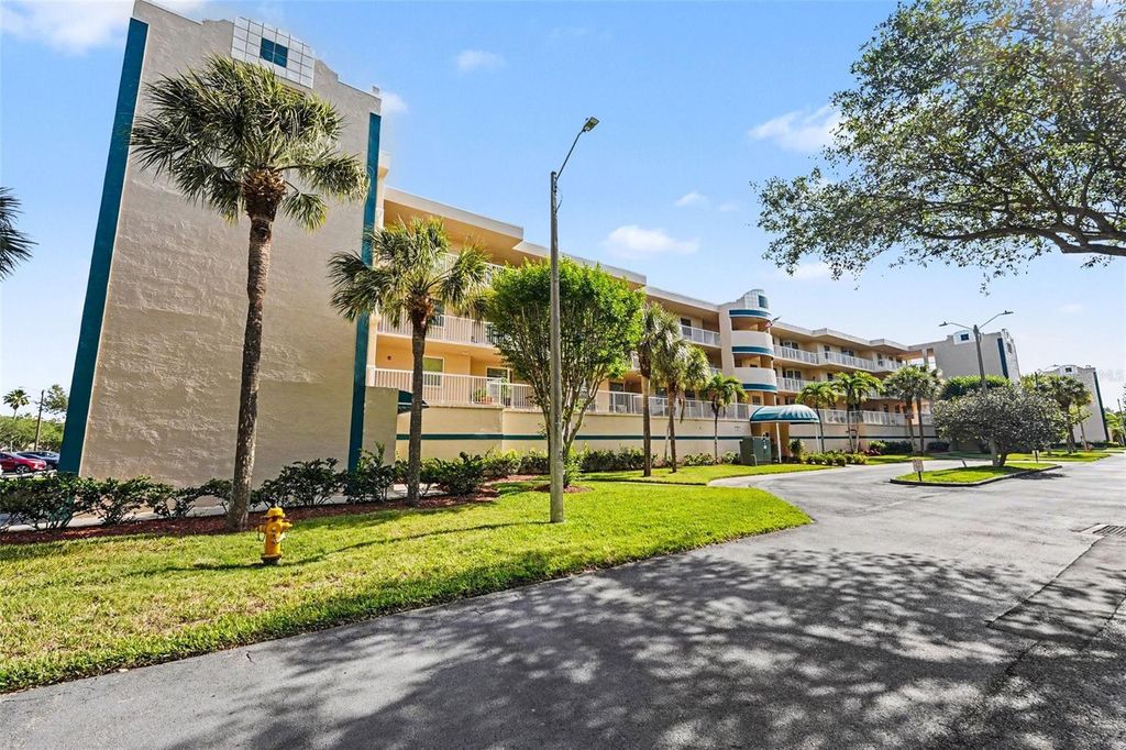 Photo of 6205 Shoreline Drive #1106, St Petersburg, FL 33708 (MLS # TB8505664)