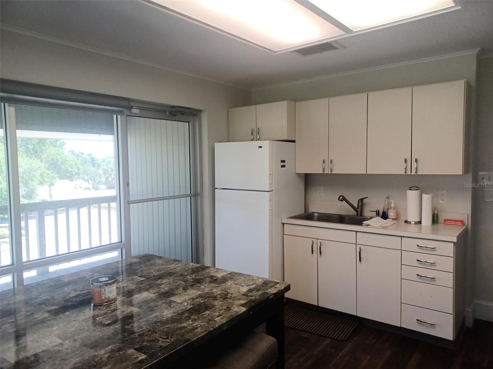 BELLEAIR - Commercial Sale