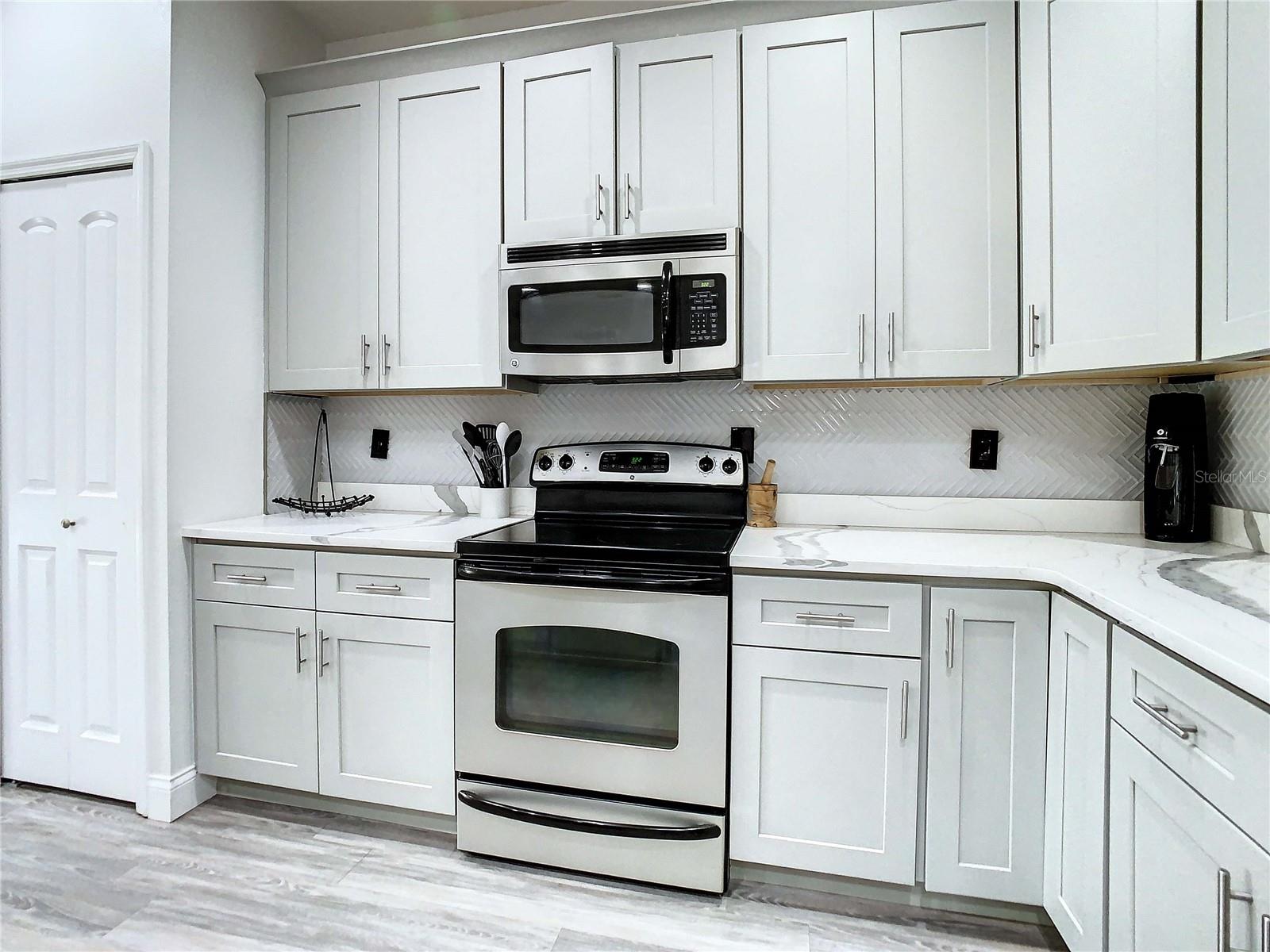 PLANTATION PALMS PH 02-B - Residential Lease