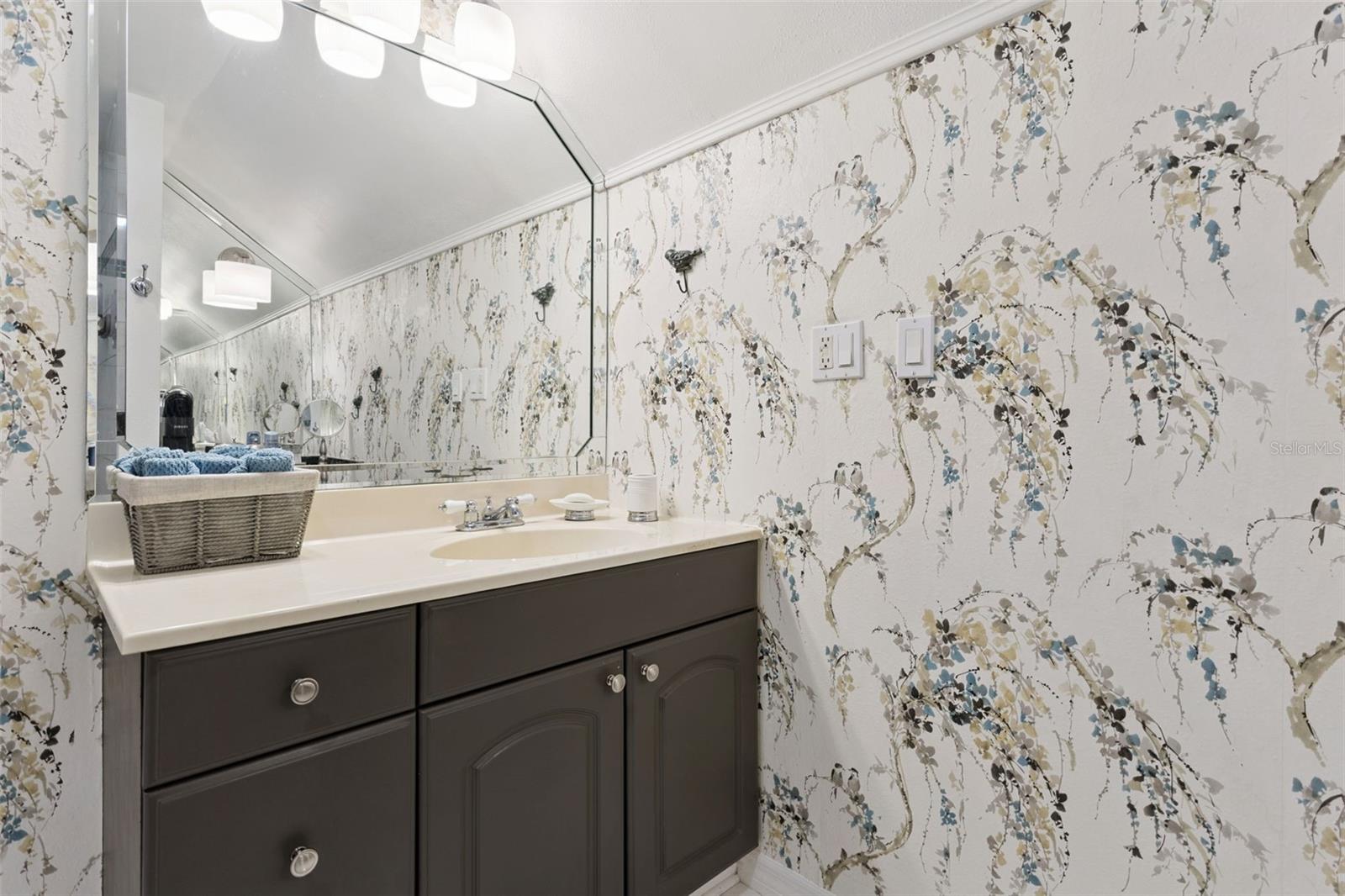 W E HUDSONS SUB - Residential