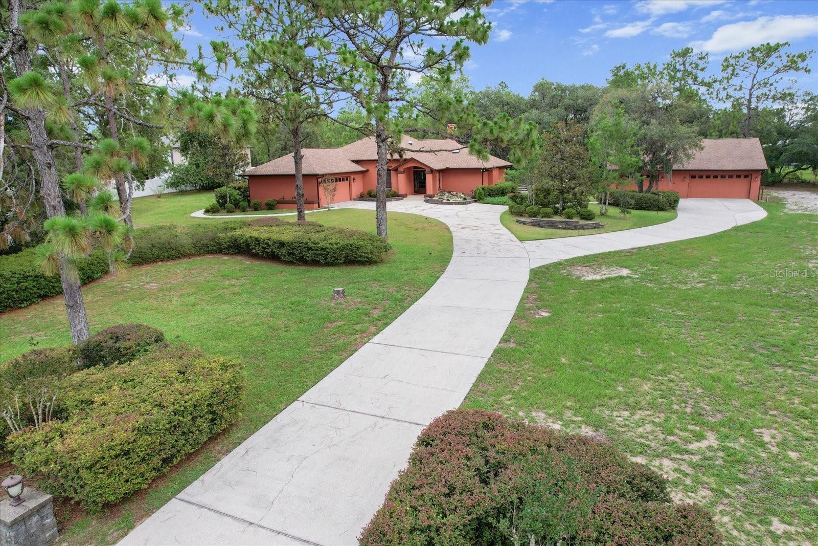 4105 W TOMAHAWK DRIVE