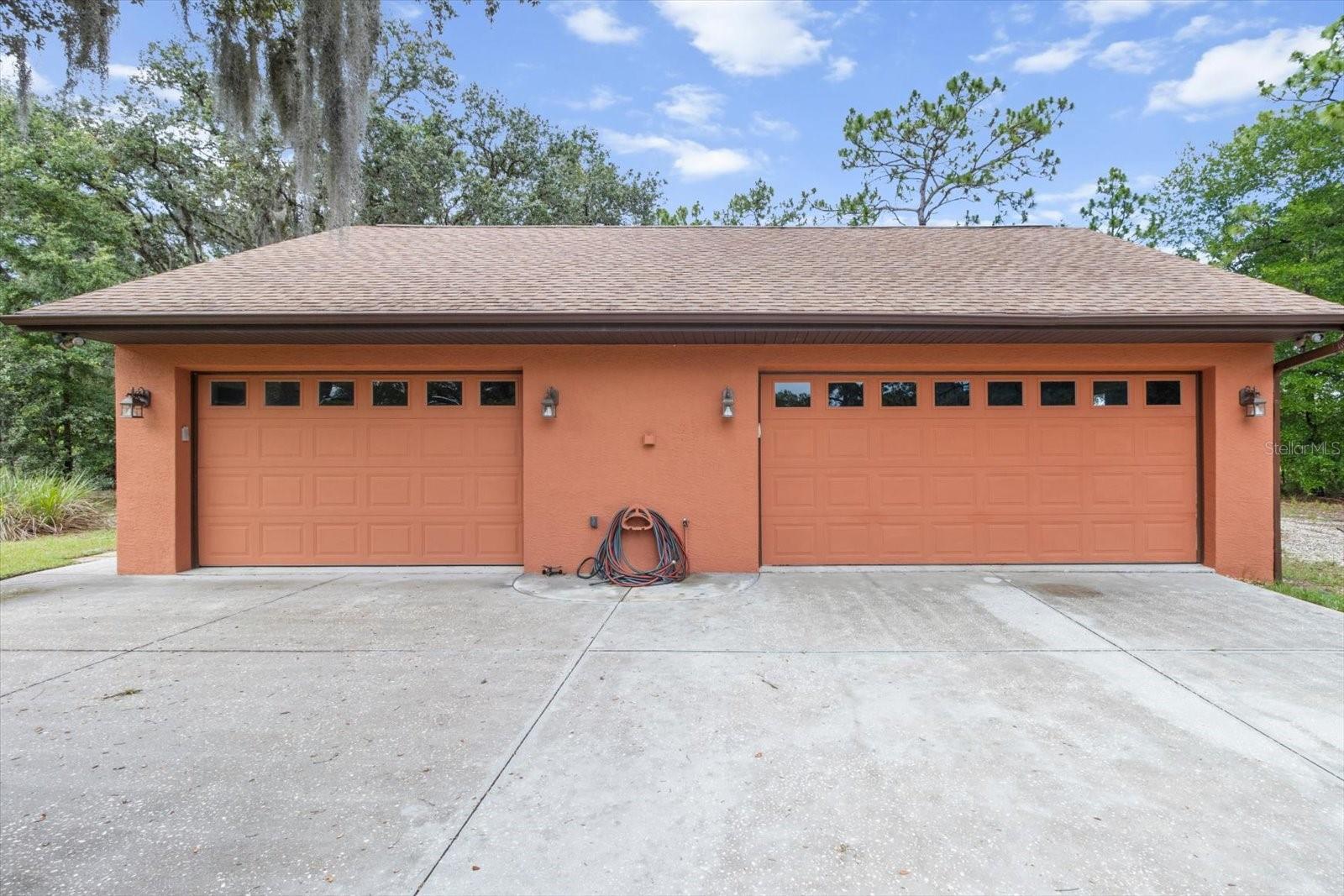 4105 W TOMAHAWK DRIVE