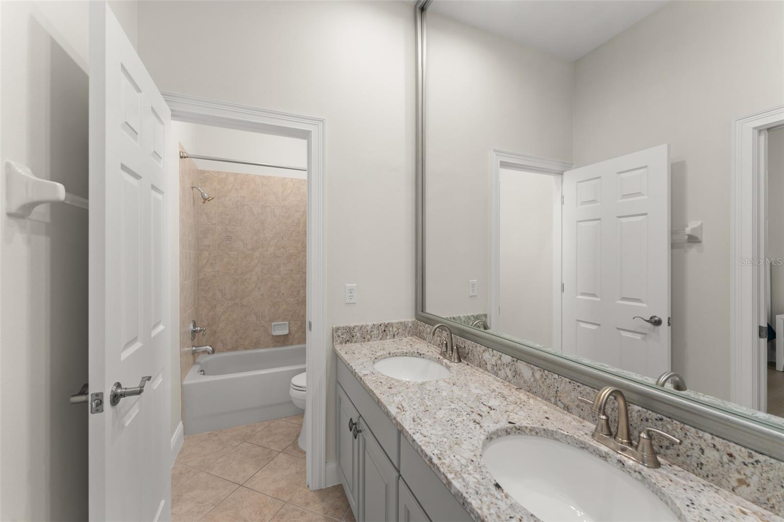 KEENES POINTE - Residential