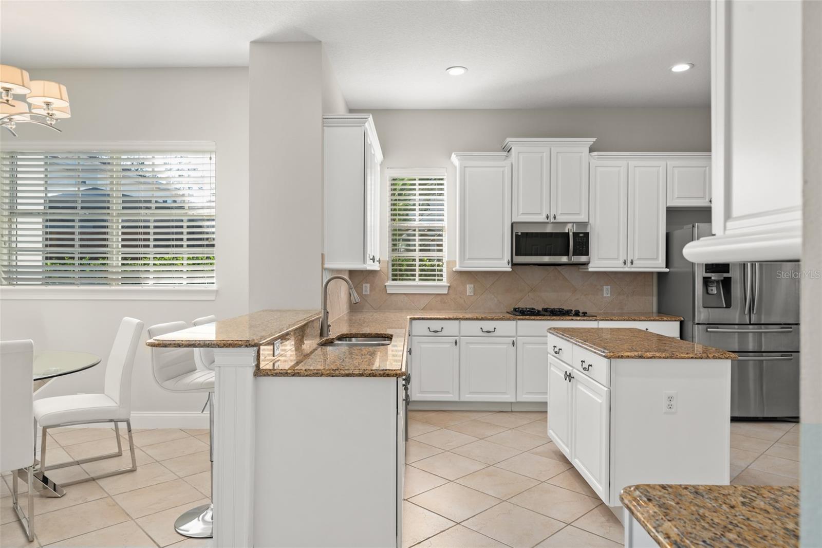 KEENES POINTE - Residential