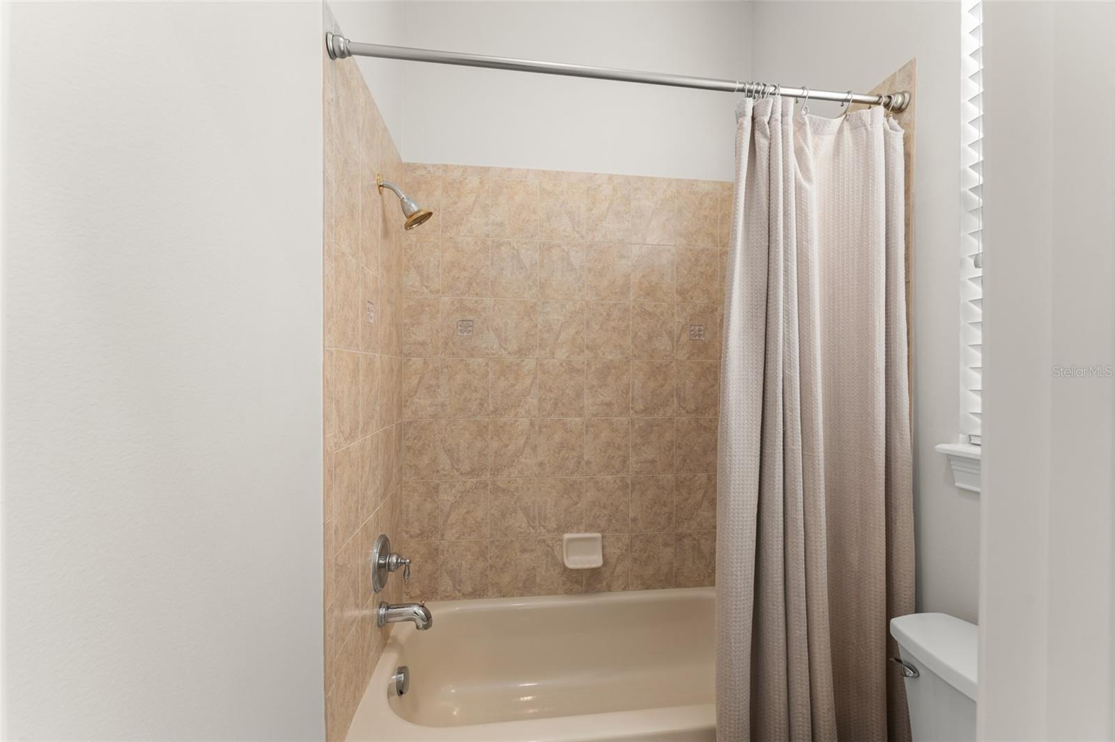 KEENES POINTE - Residential