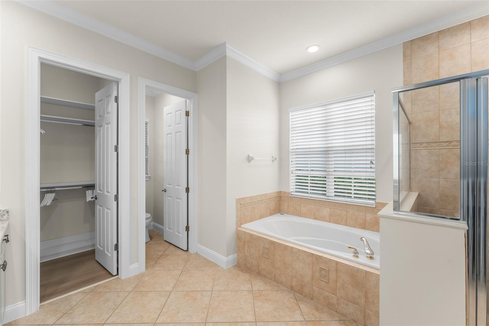 KEENES POINTE - Residential