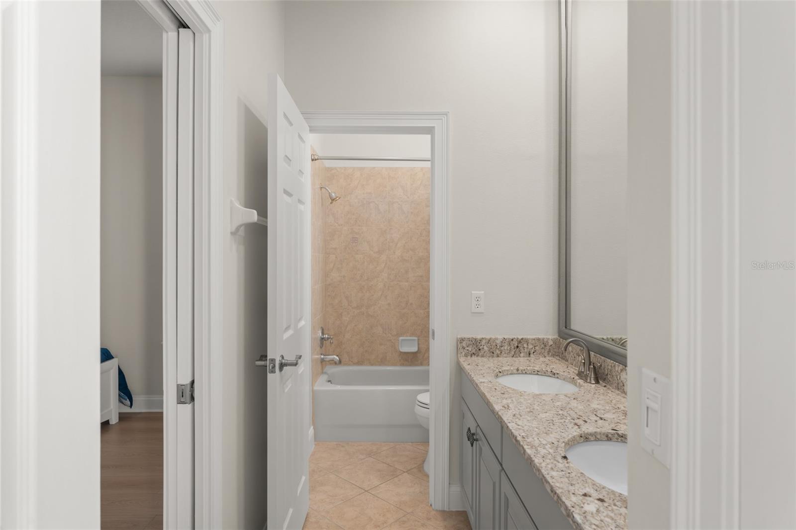 KEENES POINTE - Residential