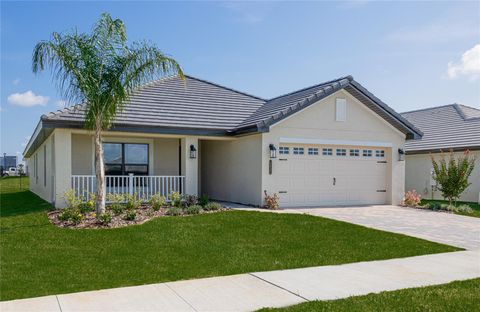 A home in AUBURNDALE