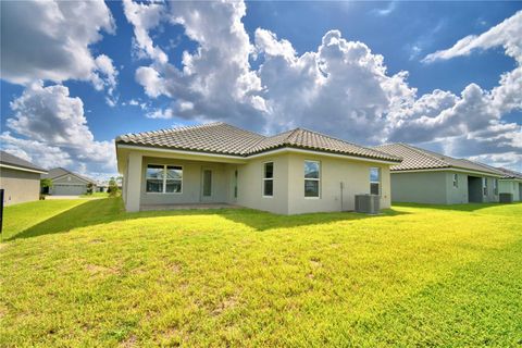 A home in AUBURNDALE