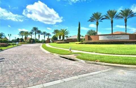 A home in AUBURNDALE