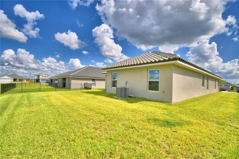 A home in AUBURNDALE