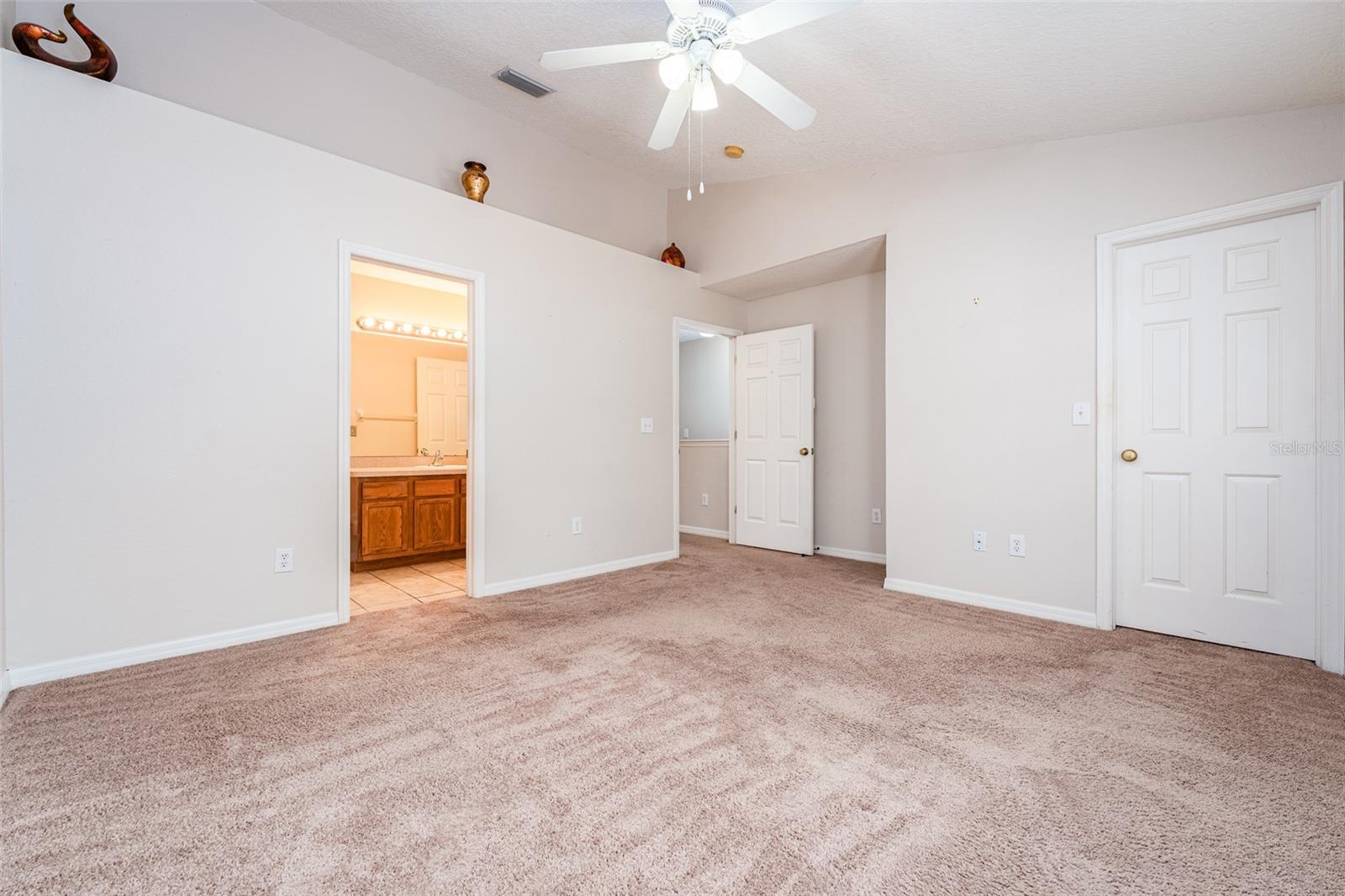 OAK VALLEY TWNHMS - Residential