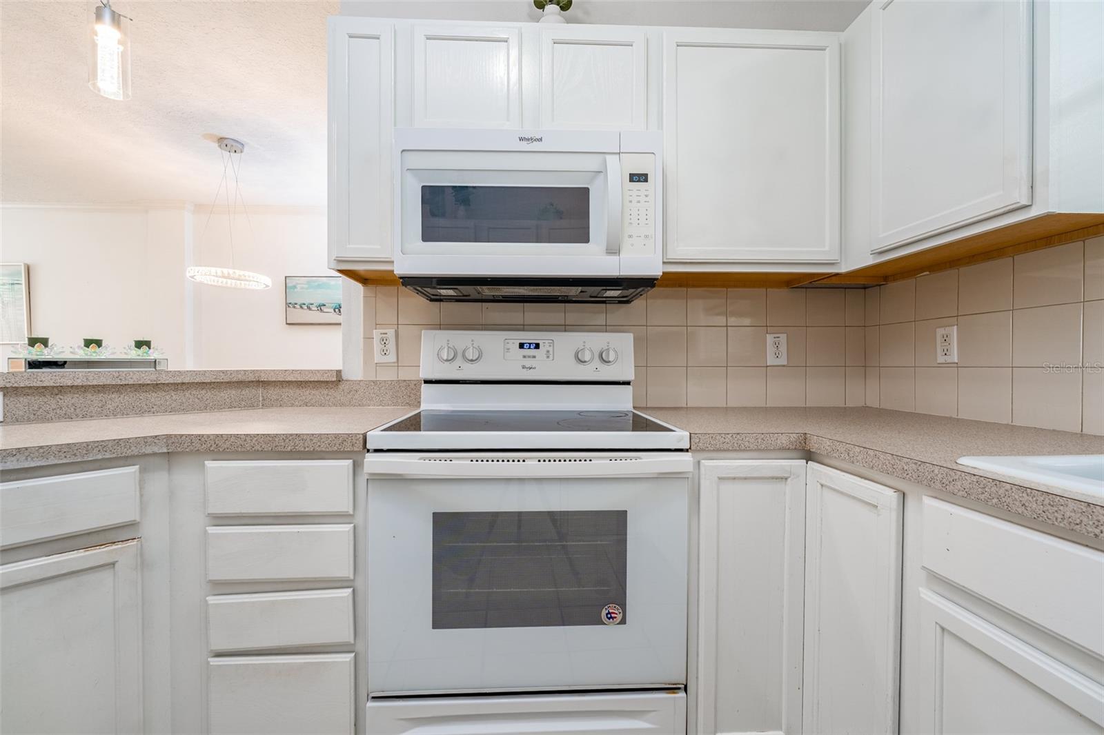 OAK VALLEY TWNHMS - Residential