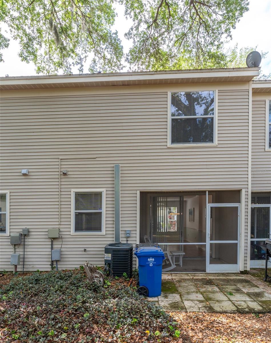 OAK VALLEY TWNHMS - Residential