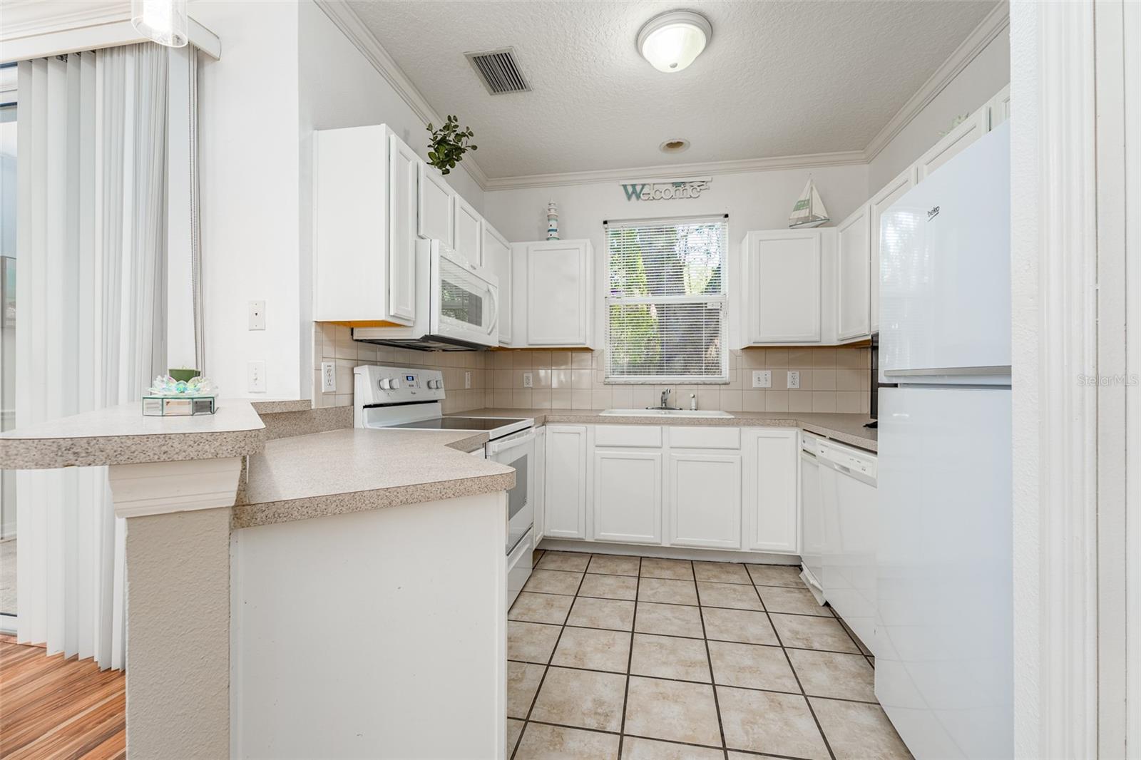 OAK VALLEY TWNHMS - Residential