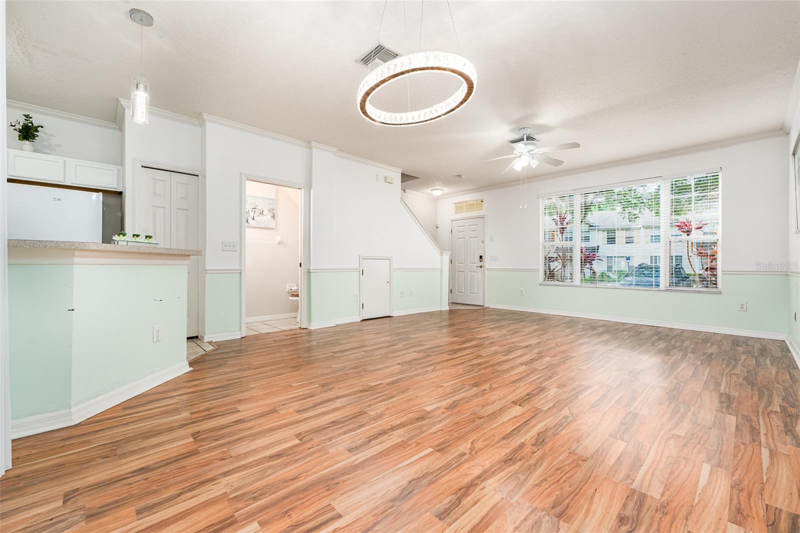 OAK VALLEY TWNHMS - Residential