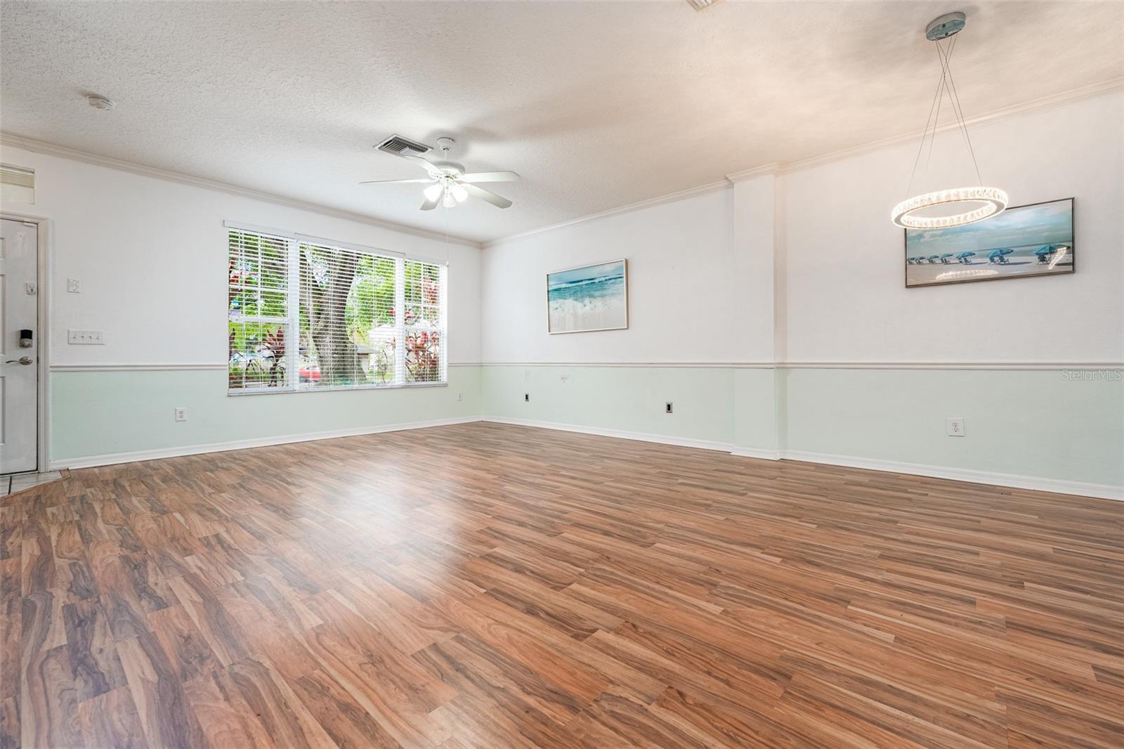 OAK VALLEY TWNHMS - Residential