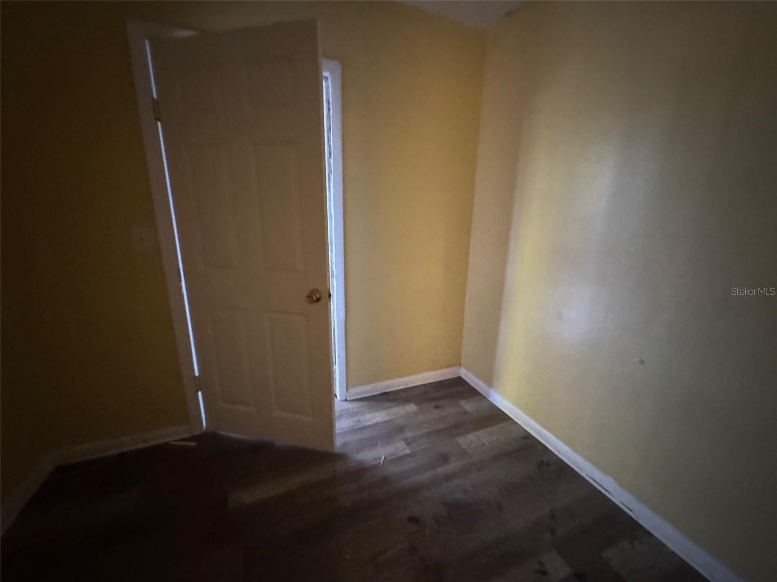 HULINGS SUB TR 05 OAK - Residential Lease