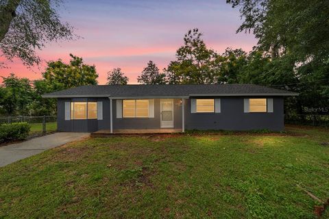 Photo of 1819 NE 22nd Street, Ocala, FL 34470 (MLS # OM711055)