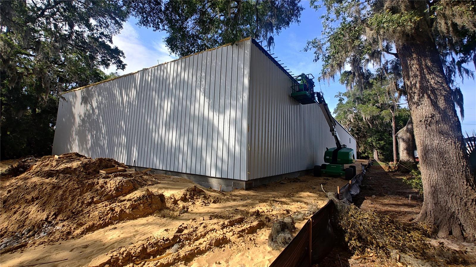 TOWN/BELLEVIEW - Commercial Sale