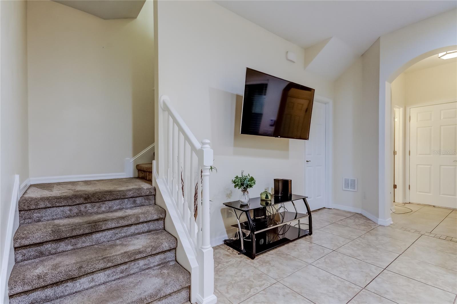 SOUTH HAMPTON - Residential