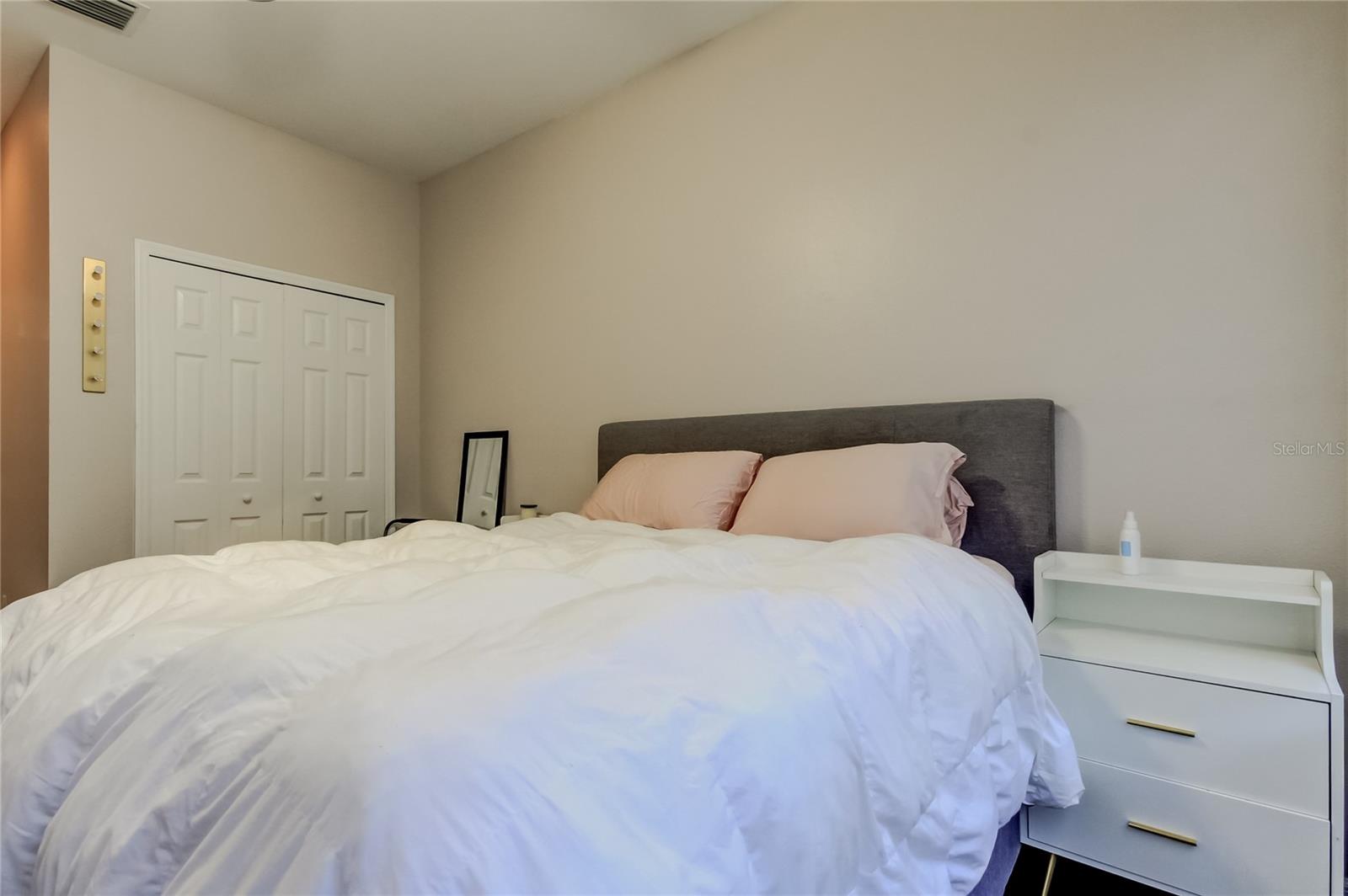 SOUTH HAMPTON - Residential