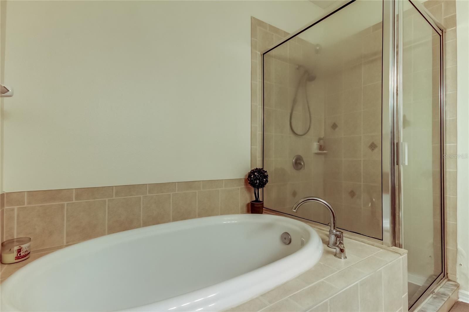 SOUTH HAMPTON - Residential