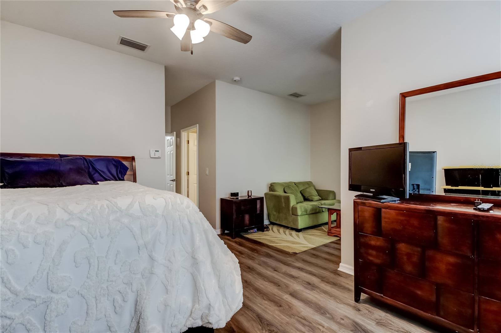 SOUTH HAMPTON - Residential