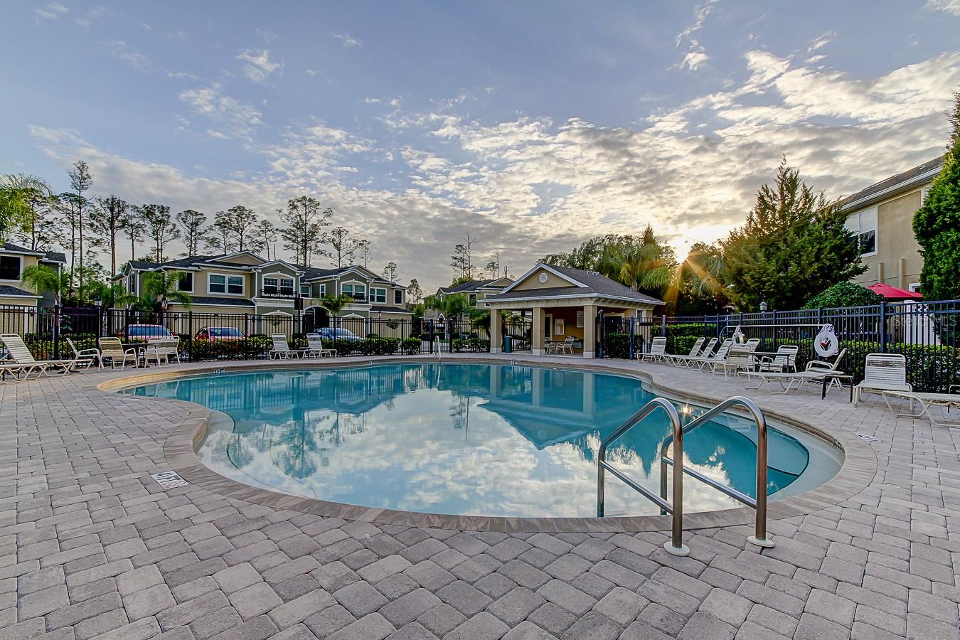 SOUTH HAMPTON - Residential