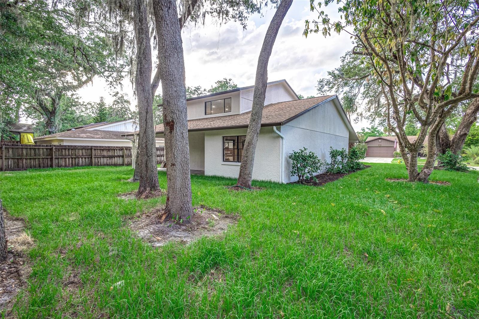 Photo 8 of 64 of 14842 OAK VINE DRIVE house