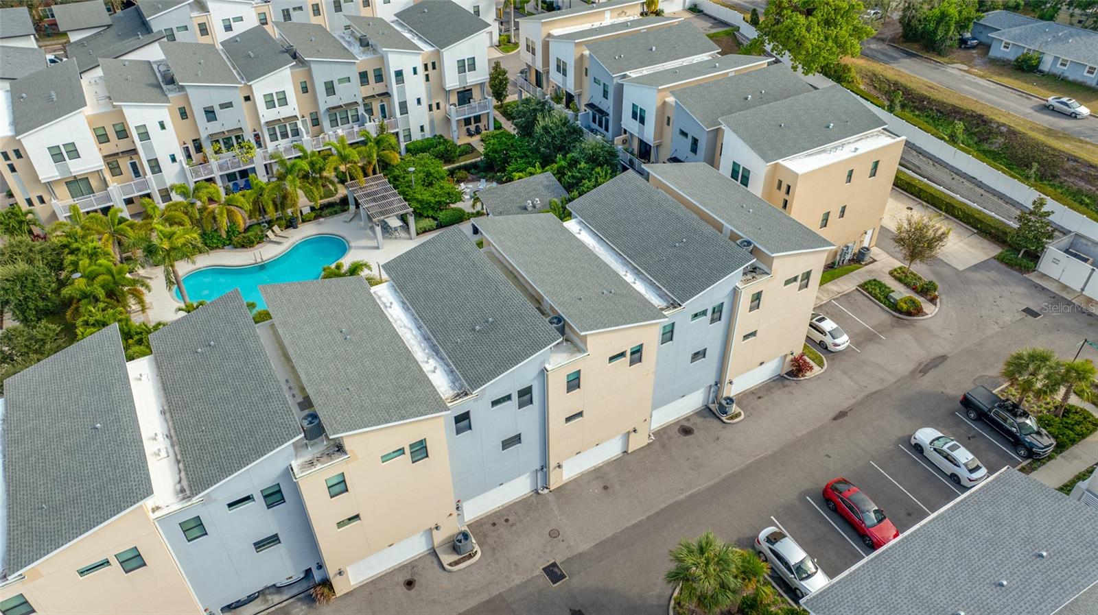 UPTOWN KENWOOD TOWNHOMES - Residential Lease