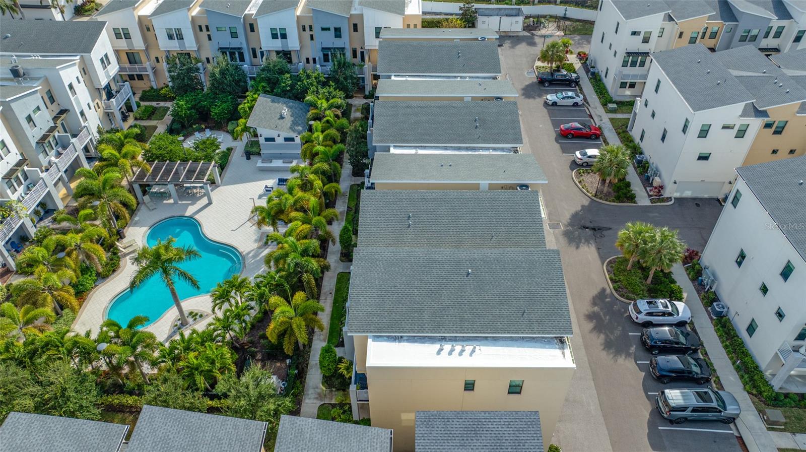 UPTOWN KENWOOD TOWNHOMES - Residential Lease