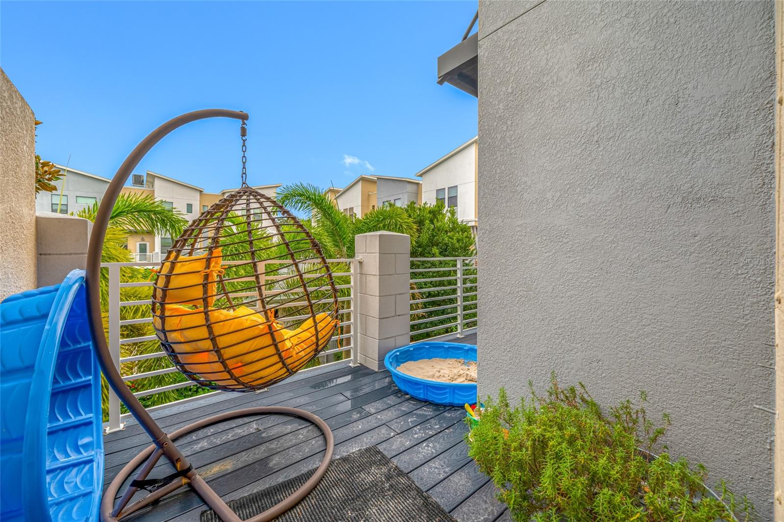 UPTOWN KENWOOD TOWNHOMES - Residential Lease